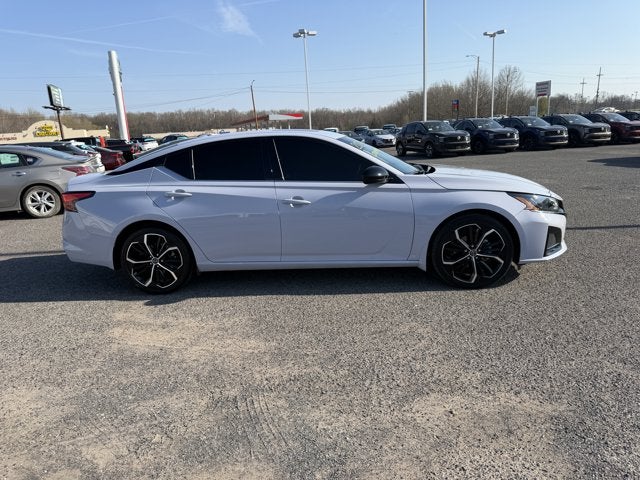 2025 Nissan Altima SR