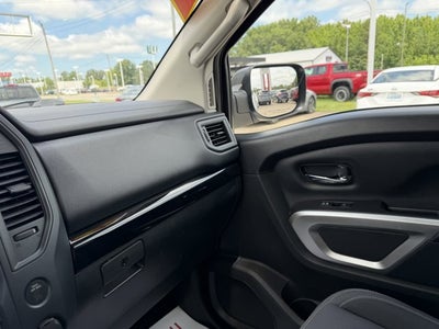 2022 Nissan Titan SV