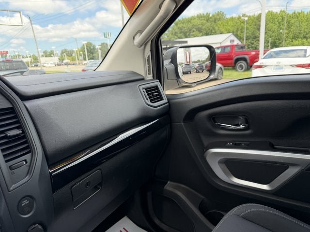 2022 Nissan Titan SV