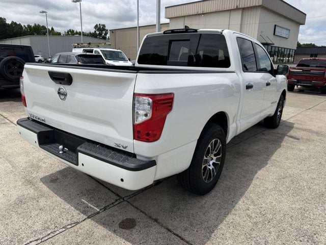 2022 Nissan Titan SV