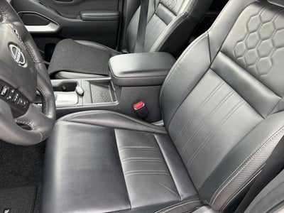 2025 Nissan Frontier SL