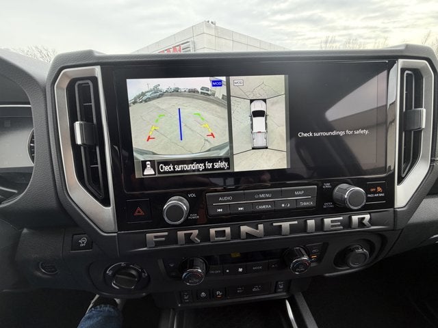 2025 Nissan Frontier SL