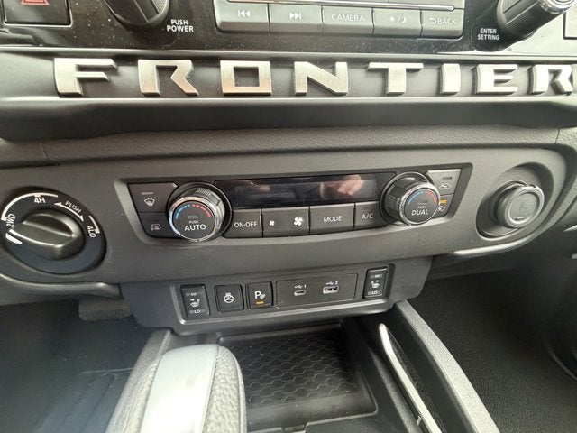 2025 Nissan Frontier SL