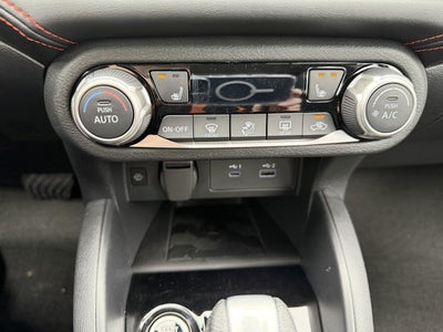 2025 Nissan Versa SR