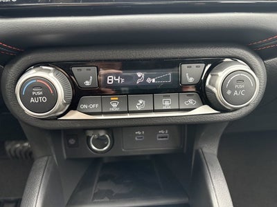 2025 Nissan Versa SR