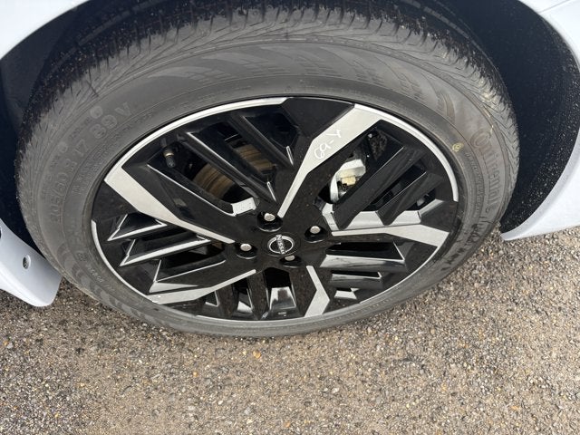 2025 Nissan Versa SR