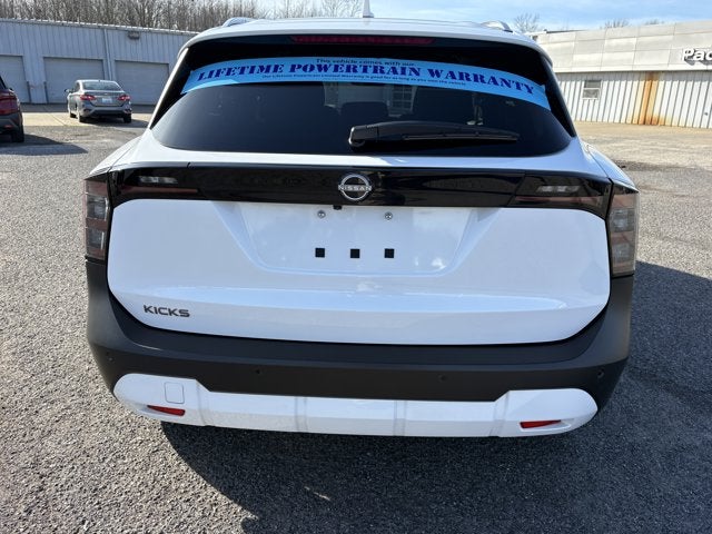 2025 Nissan Kicks SV