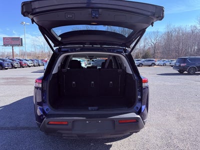 2025 Nissan Pathfinder SV