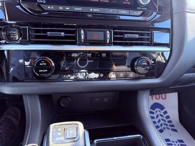 2025 Nissan Pathfinder SV