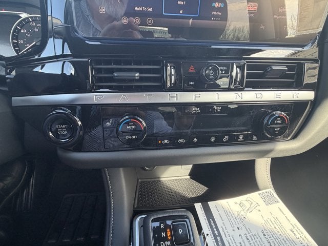 2026 Nissan Pathfinder SV