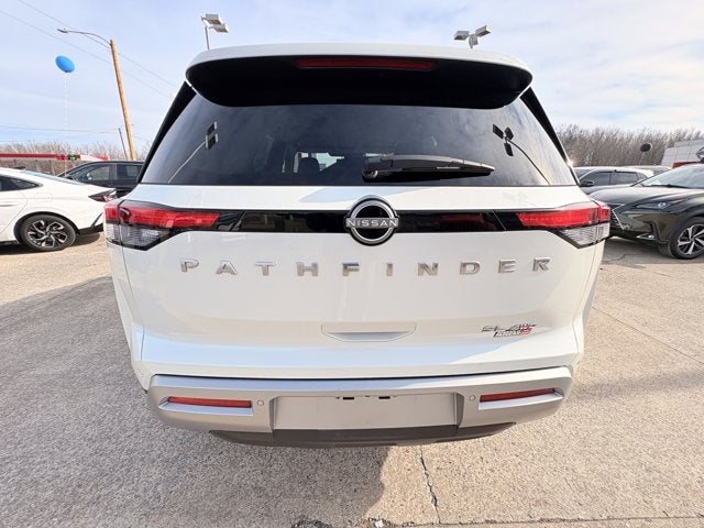 2024 Nissan Pathfinder SL