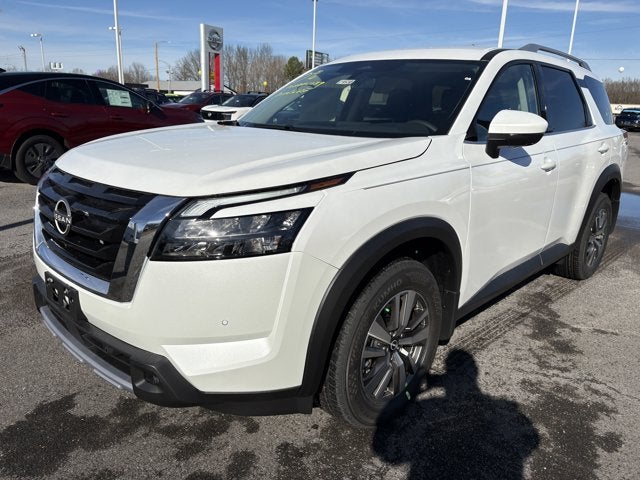2025 Nissan Pathfinder SL