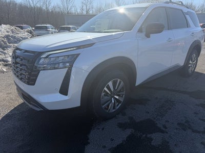 2026 Nissan Pathfinder SL