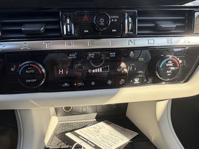 2026 Nissan Pathfinder SL