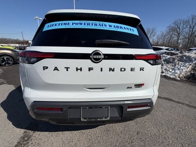 2026 Nissan Pathfinder SL