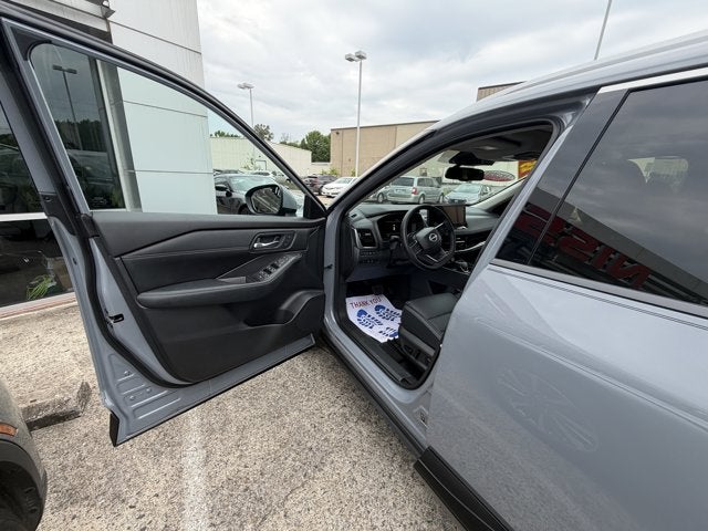 2025 Nissan Rogue SL