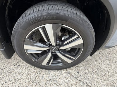 2025 Nissan Rogue SL